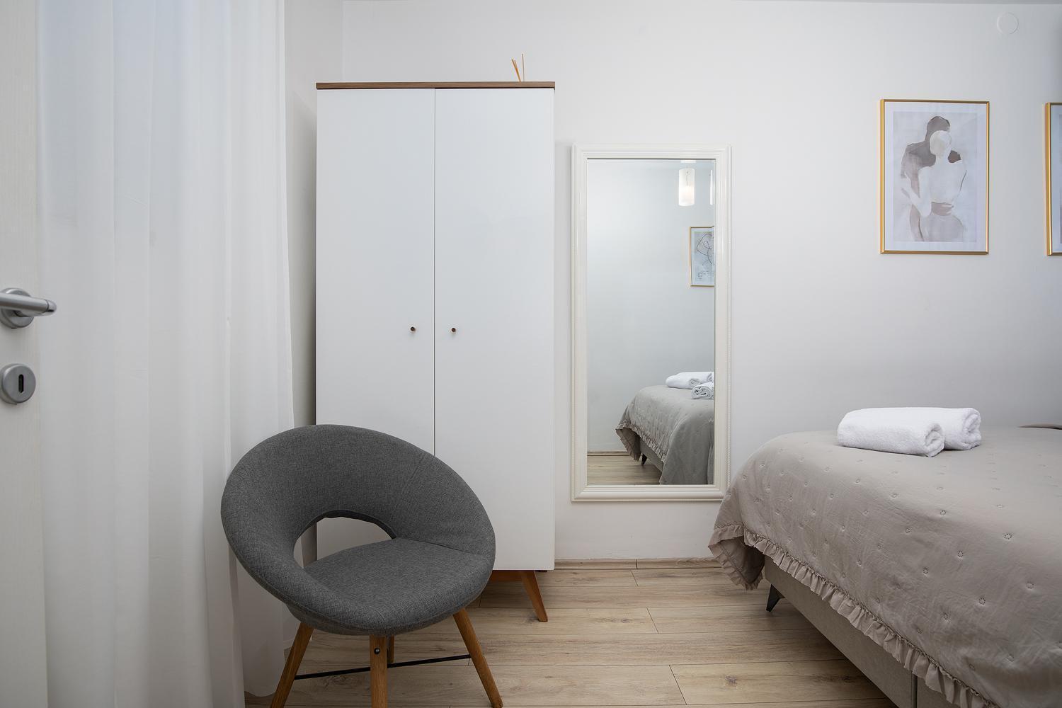 Elegant Apartment Next To Arena Apartment