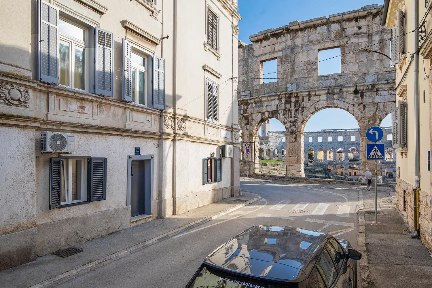 Elegant Apartment Next To Arena Pula